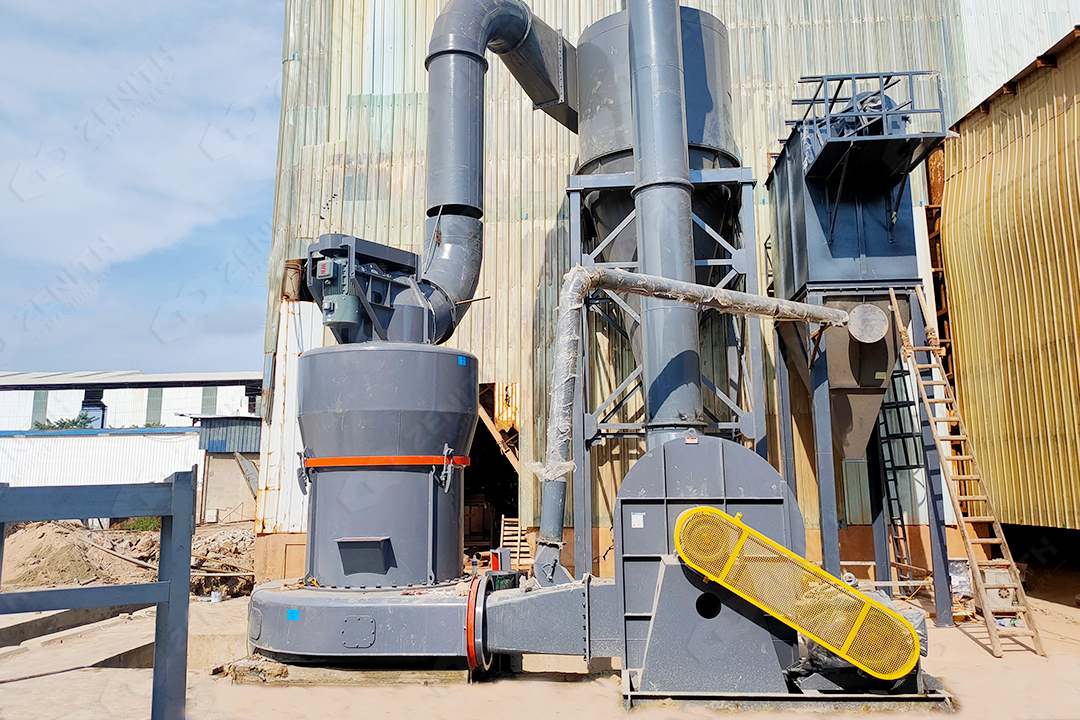 Reinforced concrete foundation for grinding mill