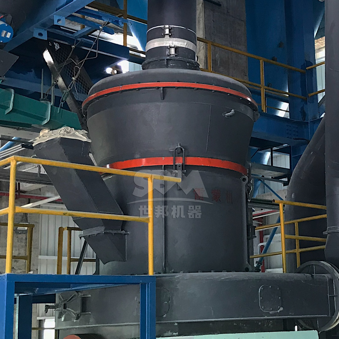 Primary crushing of coal gangue using a jaw crusher to reduce feed size for subsequent grinding mills.
